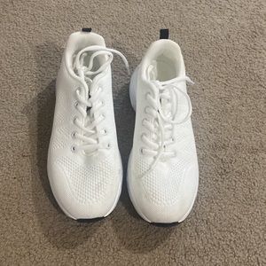 White Auperf shoes size 7.5